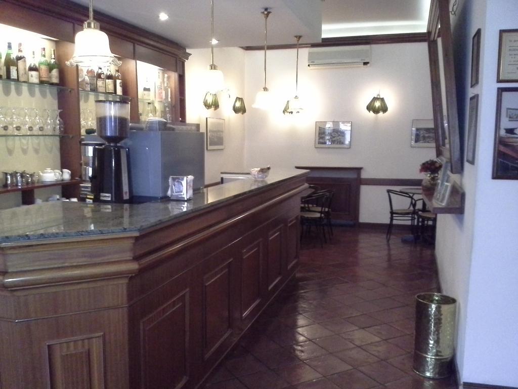Albergo Italia Di Nardi Renzo & C Snc Поджибонси Экстерьер фото
