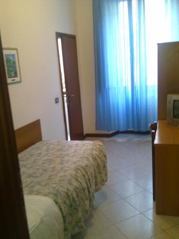 Albergo Italia Di Nardi Renzo & C Snc Поджибонси Номер фото