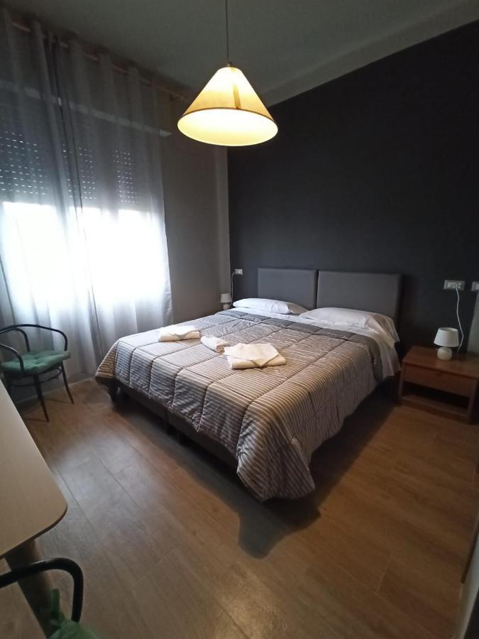 Albergo Italia Di Nardi Renzo & C Snc Поджибонси Экстерьер фото